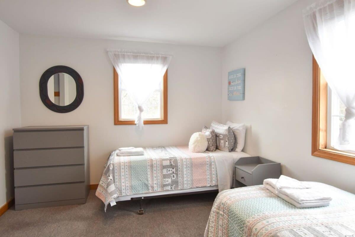 12216 - Beautiful Views Of Cape Cod Bay Access To Private Beach Easy Access To P-Town Truro Exteriör bild