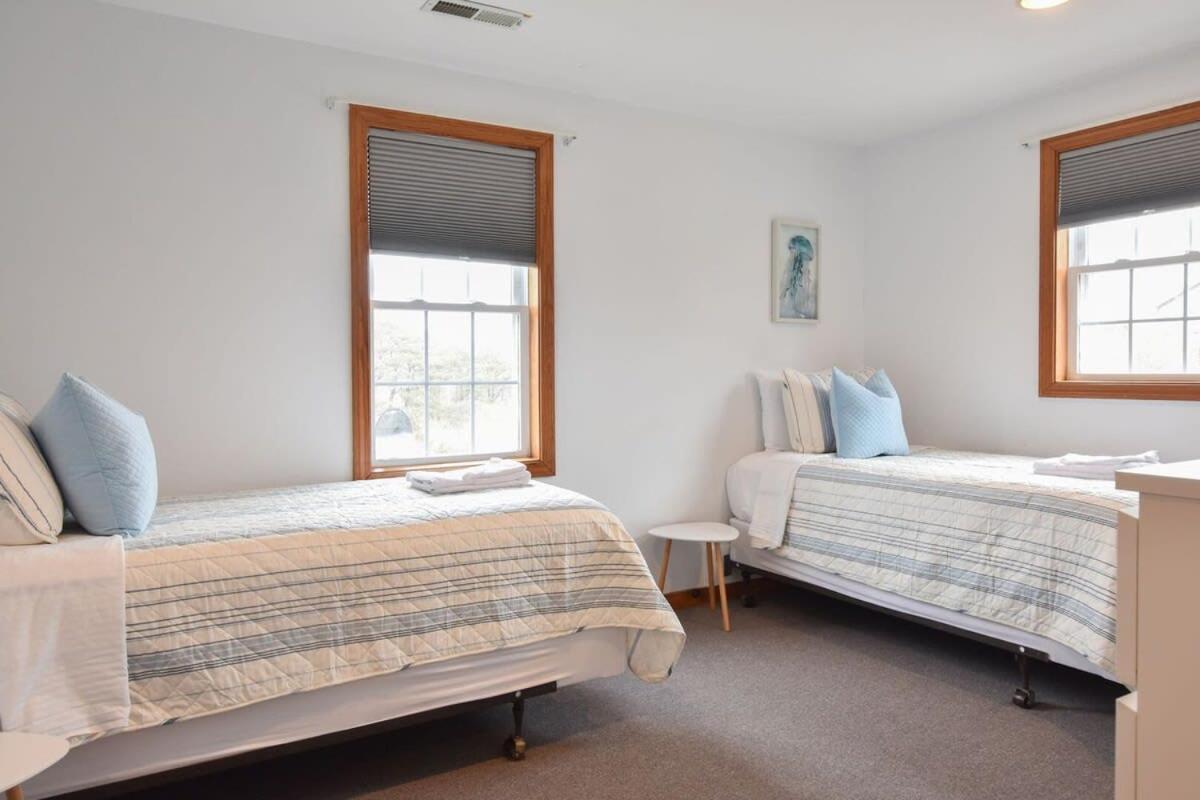 12216 - Beautiful Views Of Cape Cod Bay Access To Private Beach Easy Access To P-Town Truro Exteriör bild
